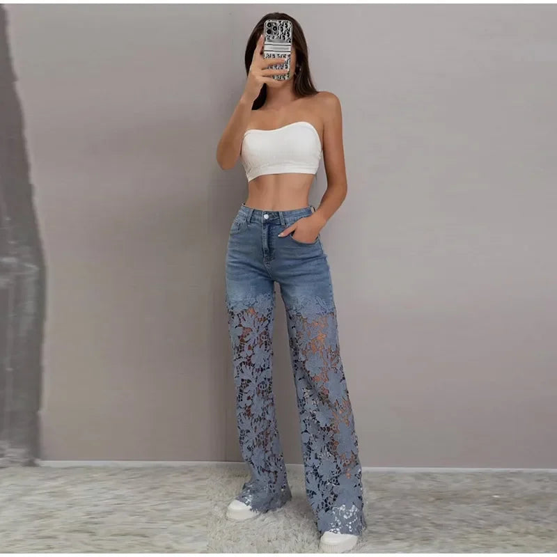 Calça Jeans Bettina™ em Denim Moderno com Renda Artesanal Floral / Estilo e Conforto Casual Chic para Looks Memoráveis