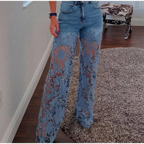 Calça Jeans Bettina™ em Denim Moderno com Renda Artesanal Floral / Estilo e Conforto Casual Chic para Looks Memoráveis