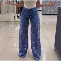 Calça Jeans Bettina™ em Denim Moderno com Renda Artesanal Floral / Estilo e Conforto Casual Chic para Looks Memoráveis