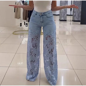 Calça Jeans Bettina™ em Denim Moderno com Renda Artesanal Floral / Estilo e Conforto Casual Chic para Looks Memoráveis